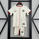 KIT INFANTIL DO CHELSEA 25/26 BRANCO