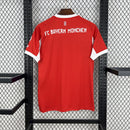 CAMISOLA DO BAYERN MUNICH 25/26 VERMELHO E BRANCO